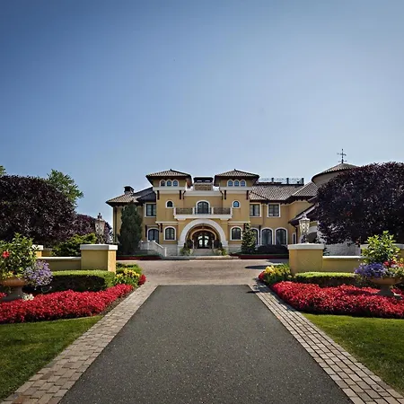 Lebretonvila Villa *